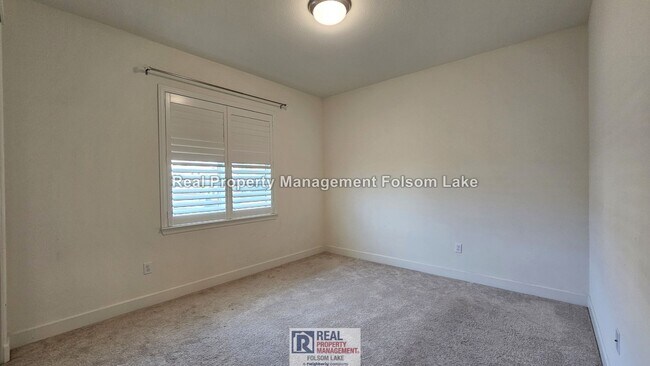 Building Photo - Upgraded 4 Bed + Loft | Solar | EV Charger | Outdoor Living | Folsom