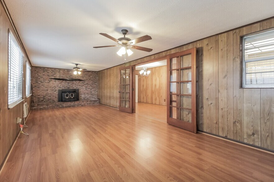 Building Photo - 123 Hidalgo Ave