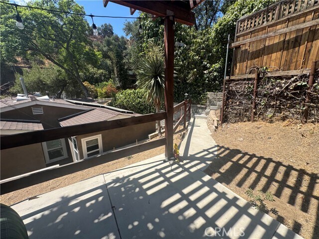 Building Photo - 800 Skyland Dr