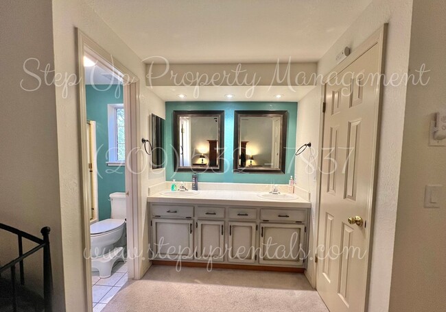 Building Photo - Charming 3-Bedroom Retreat in Gated Grovel...