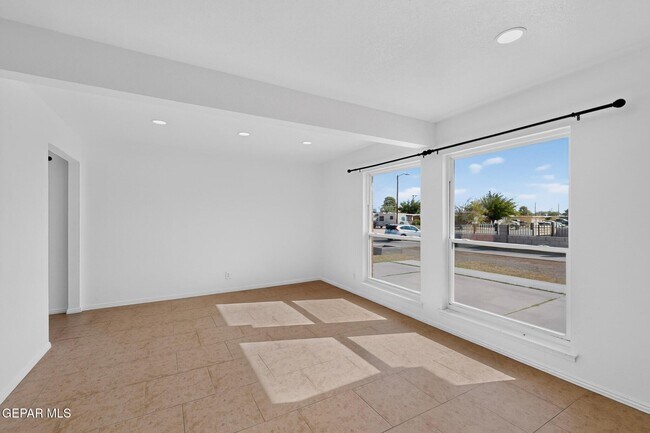 Building Photo - 5108 Yvette Ave