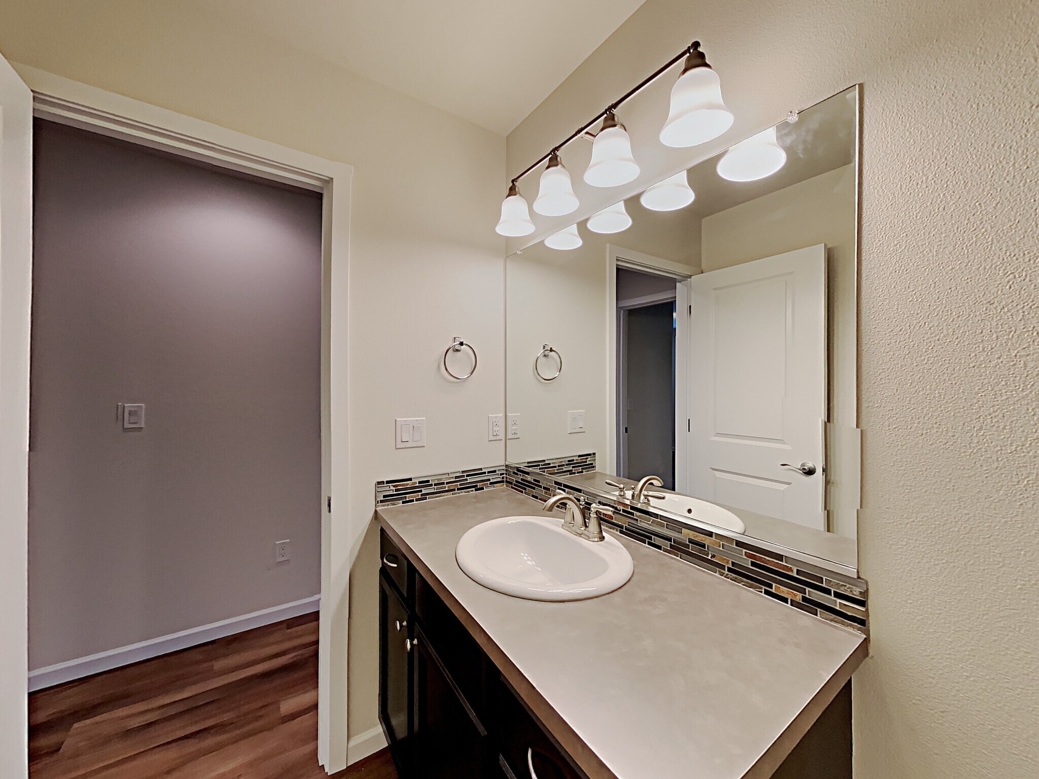 Building Photo - 9011 NE 165th Ave