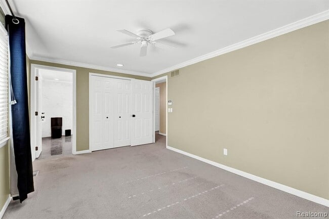 Building Photo - 1560 E Lincoln St