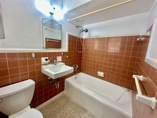 Building Photo - 1520 Garfield St