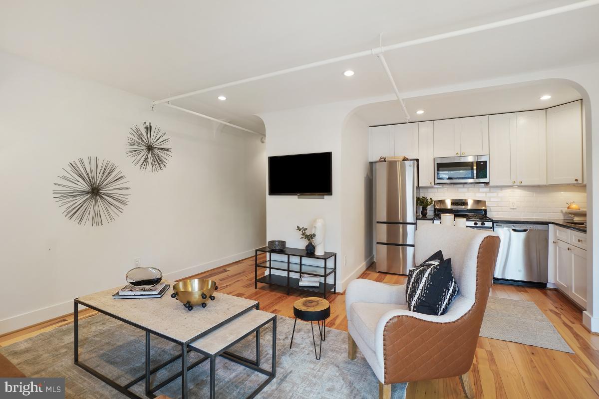 Building Photo - 1514 Newton St NW