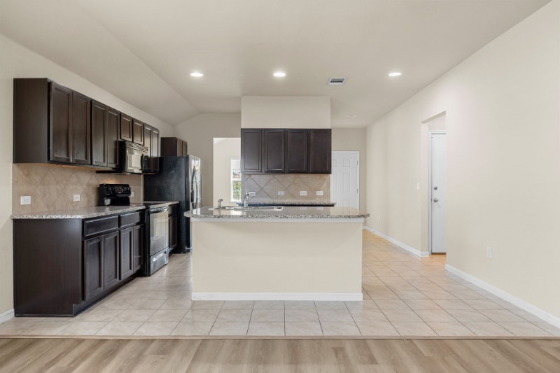 Building Photo - 5816 Roderick Dr