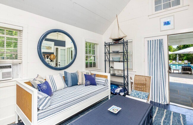 Building Photo - 265 Mecox Road