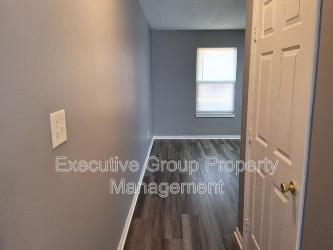 Building Photo - 1113 Crowne Pointe Dr