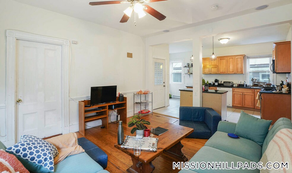 Primary Photo - 13 Sachem St