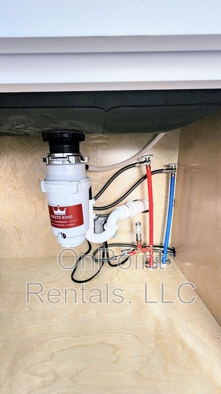 Building Photo - 7873 Syracuse St