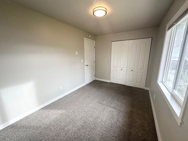 Building Photo - 211 N Indiana Ave