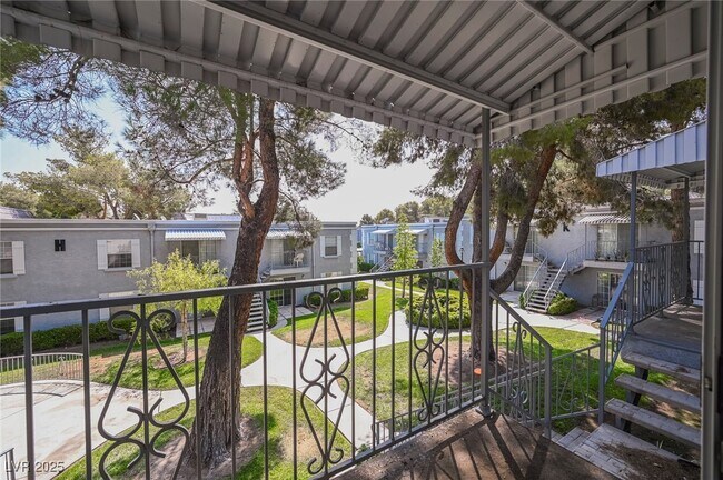 Building Photo - 3823 S Maryland Pkwy