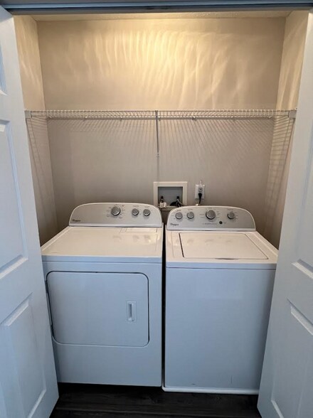 Building Photo - 2809 Summer Hollow Ln