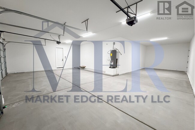 Building Photo - 3Bed/2.5Bath Home in Rio Verde/4 Car Garage! Ready for Immediate Move-In!