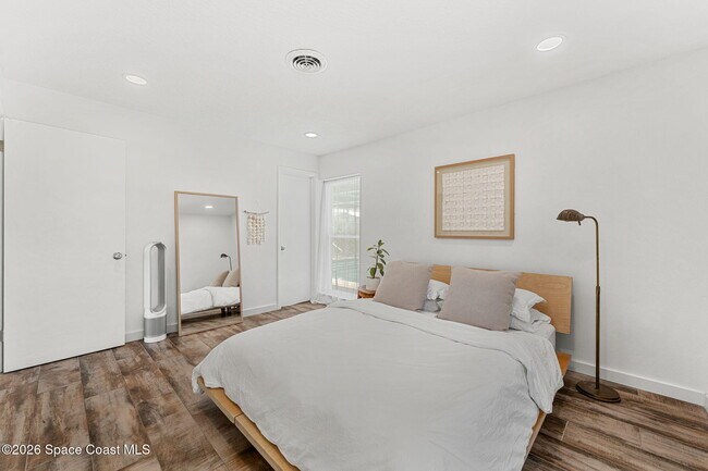 Building Photo - 440 Coconut Dr