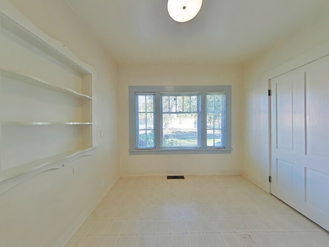 Building Photo - morrow