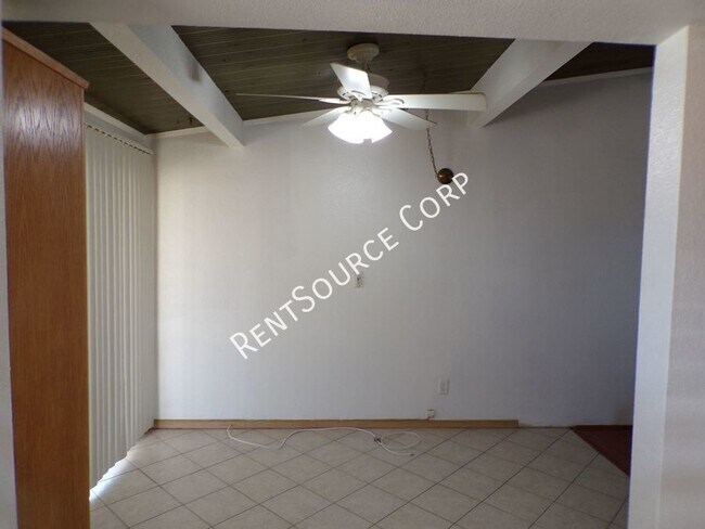 Building Photo - 561 Frances Dr