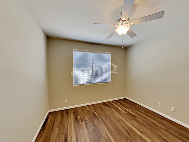 Building Photo - 20762 W Thomas Rd