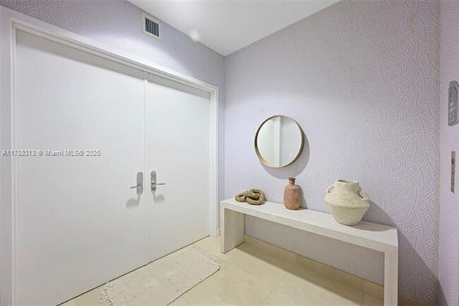 Building Photo - 17121 Collins Ave