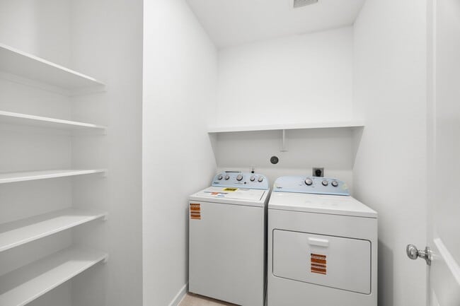 Building Photo - 9715 Bixby Crk Dr