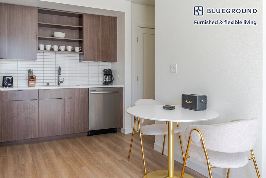 Building Photo - 100 Callan Ave