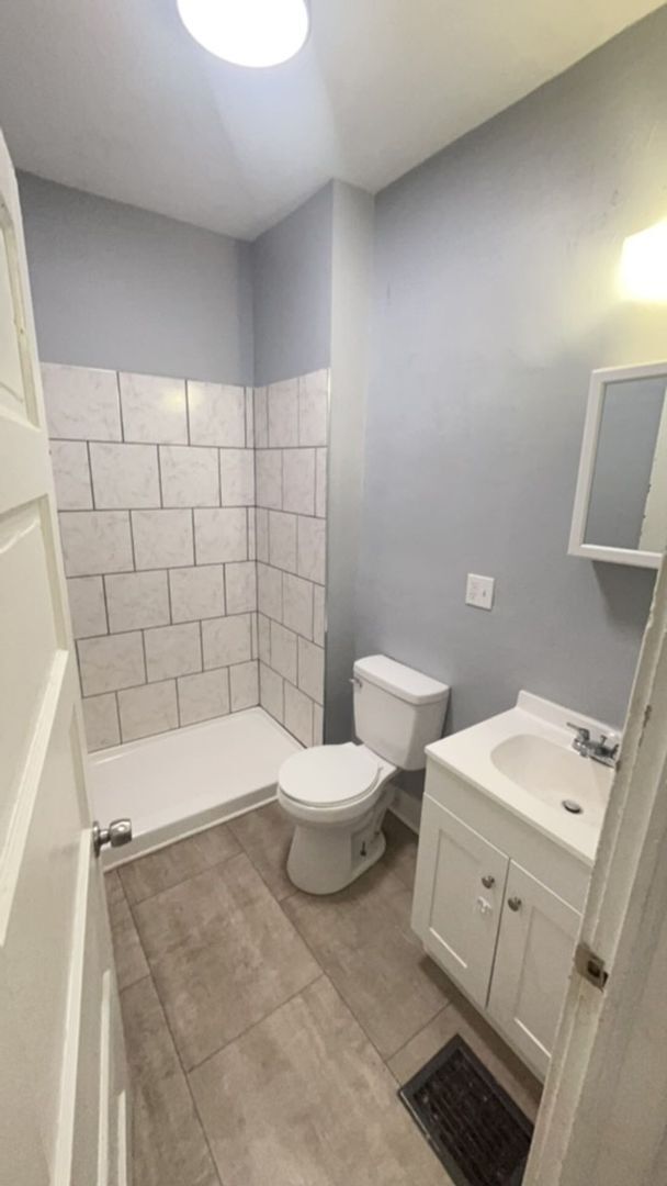 Building Photo - 4BR/1BA house