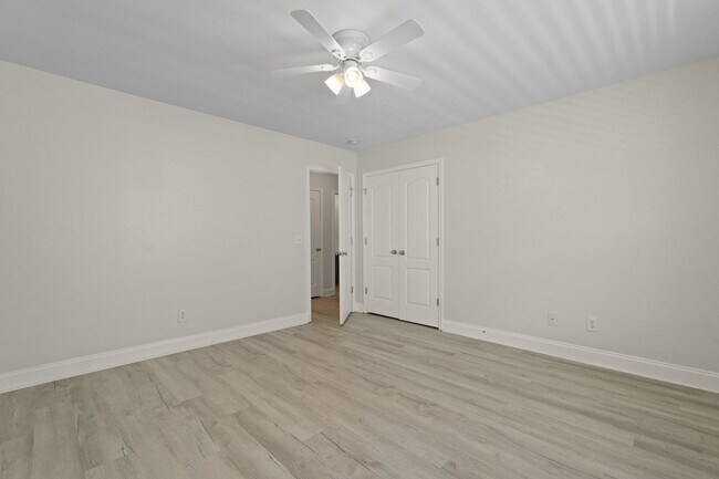 Building Photo - Come Home Smiling to This Beautiful 3-Bed, 3-Bath in Port Wentworth!