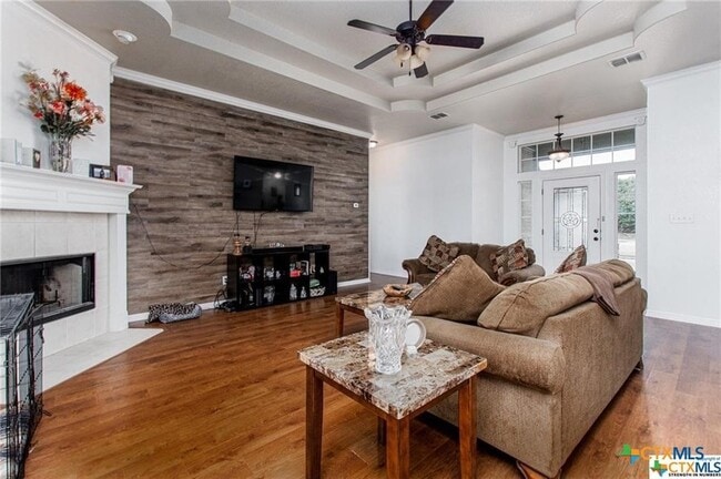 Building Photo - 1415 Loving Trl