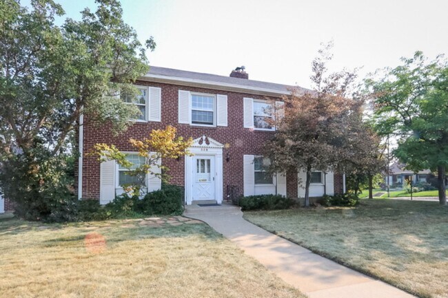 Primary Photo - 258e10th