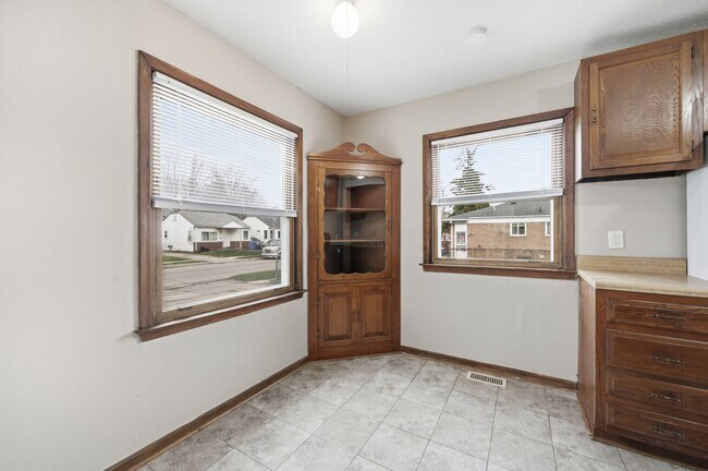 Building Photo - 8048 Timken Ave