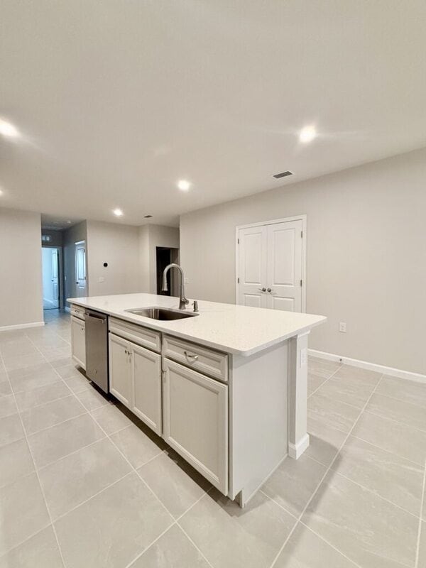 Building Photo - 499 Voltaire Dr