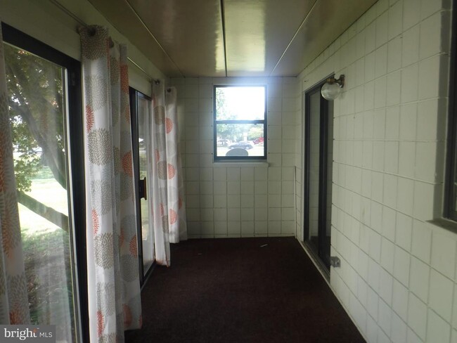 Building Photo - 1302 Afton Ct