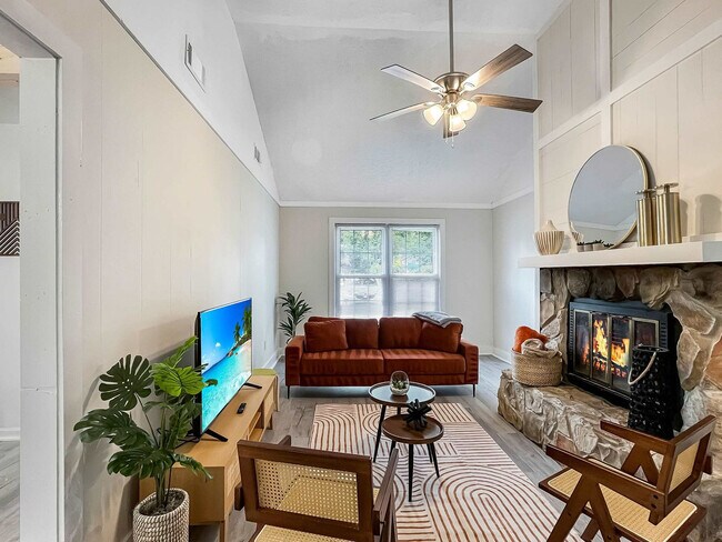 Building Photo - 1224 Crawford Way