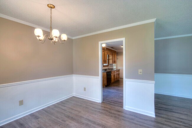 Building Photo - 407 Alice Ct