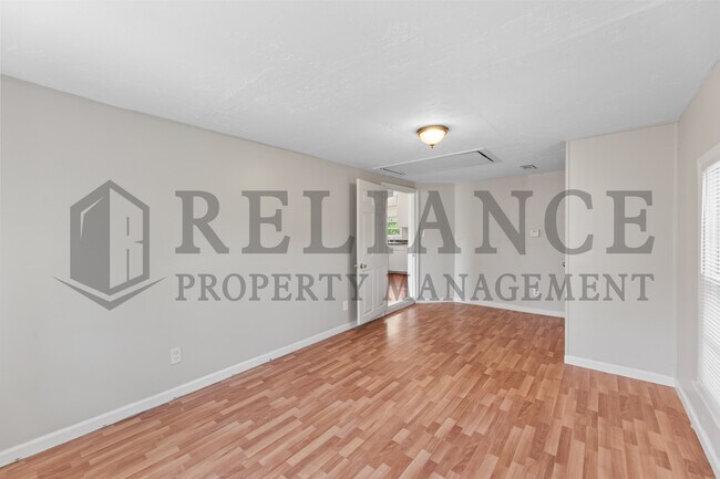 Building Photo - 2237 N Erie St