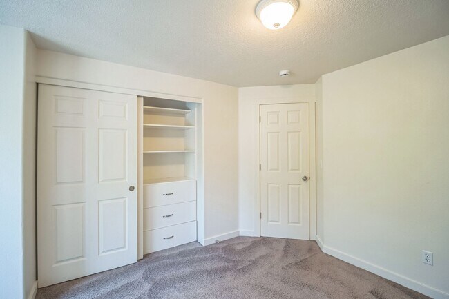 Building Photo - 3114 SE Tumblestone Dr