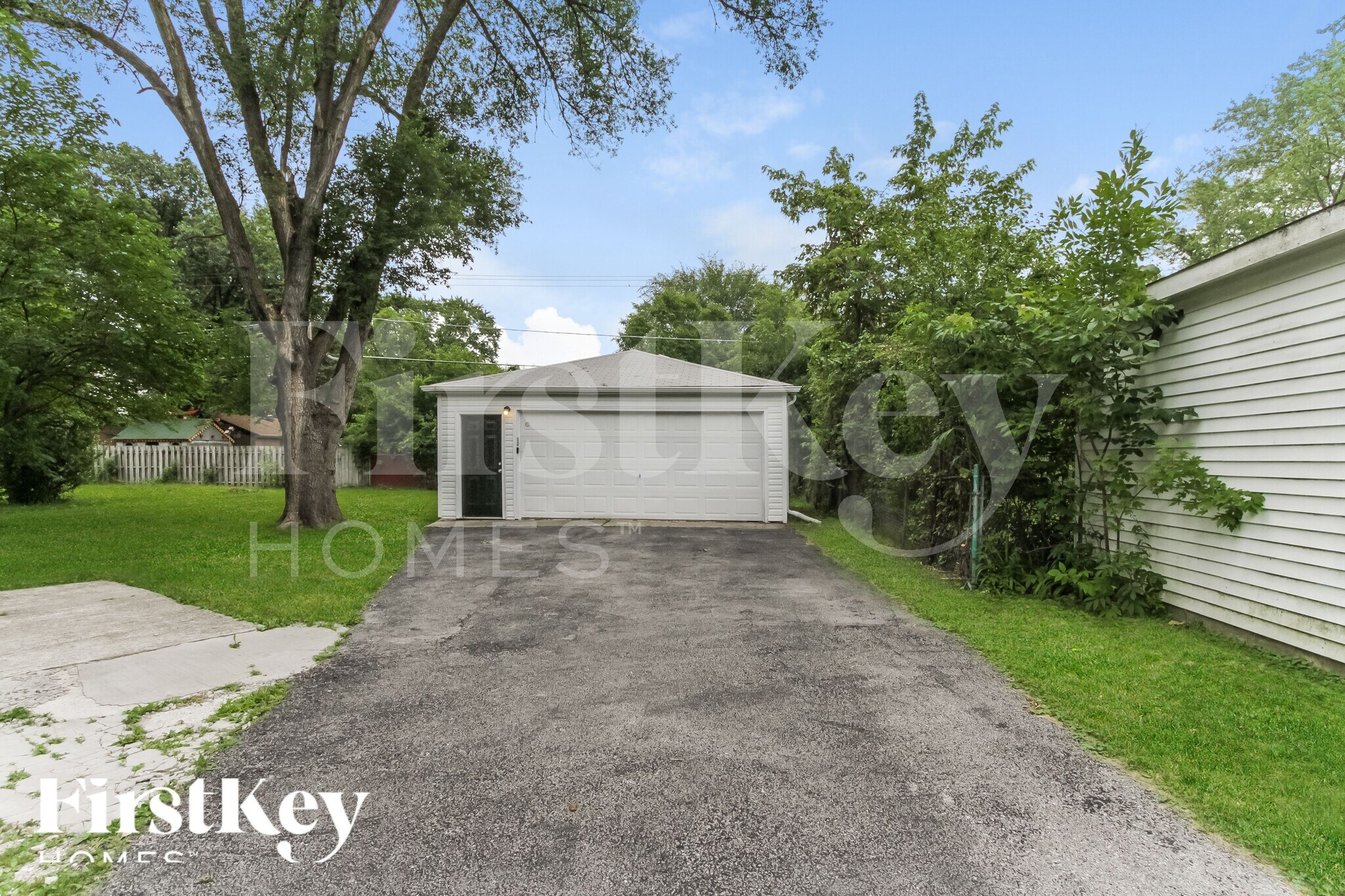 Building Photo - 21939 Millard Ave