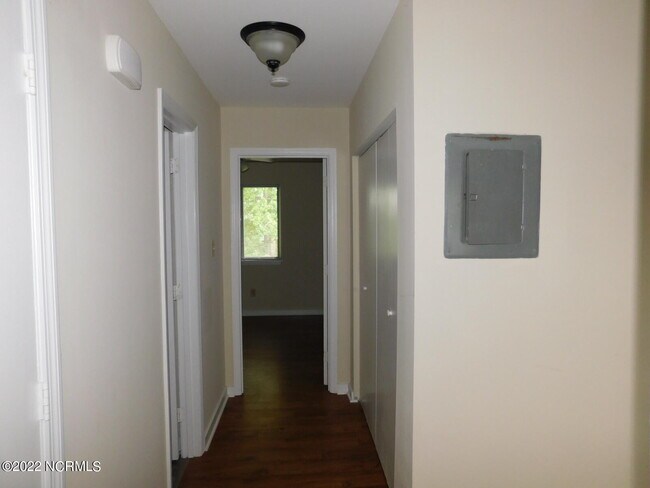 Building Photo - 201 Shipman Rd