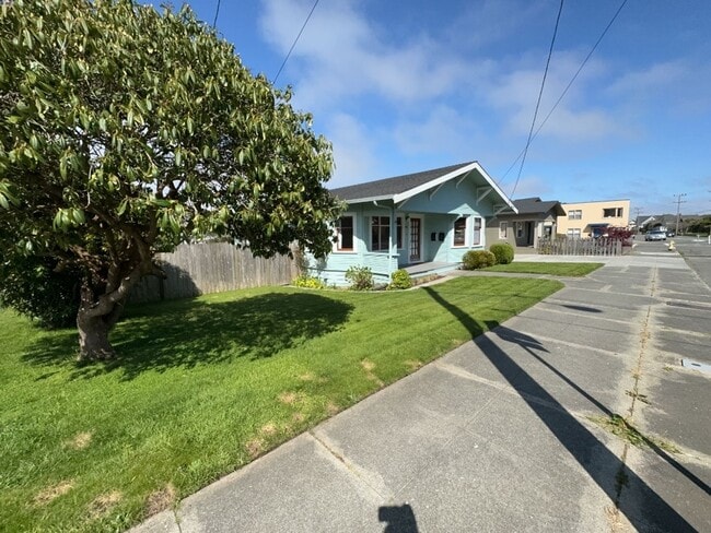 Building Photo - Spacious 3 Bed 1 Bath home located in Eureka