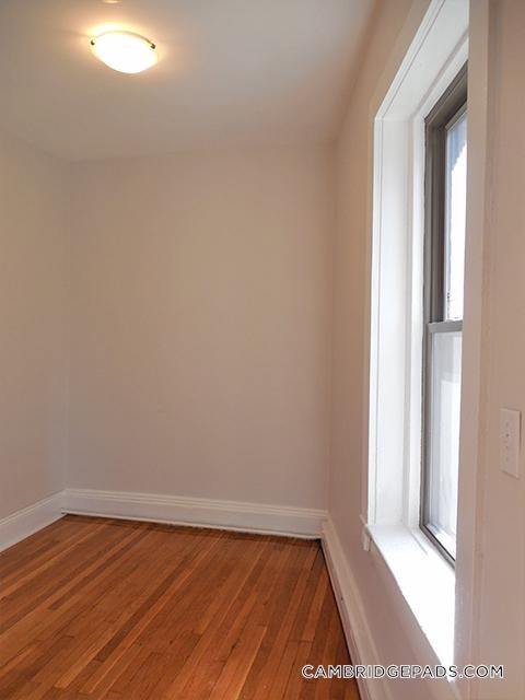 Building Photo - 110 Willow St