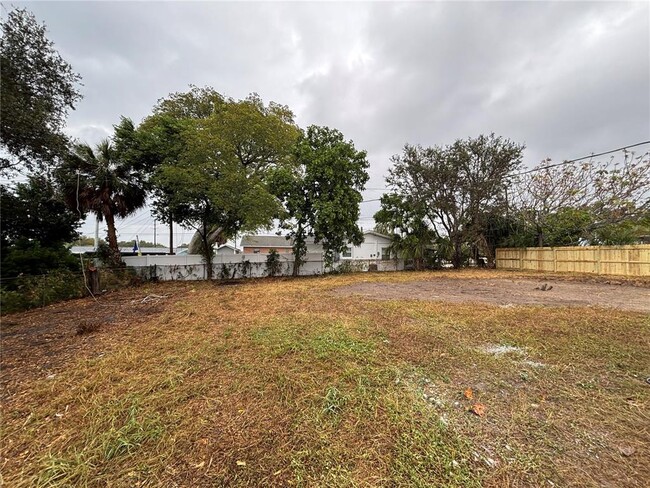 Building Photo - 1215 New York Ave