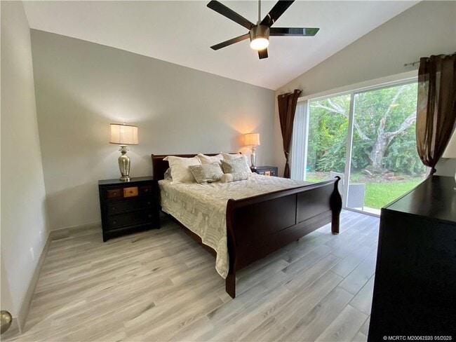 Building Photo - 3198 SE Carrick Green Ct