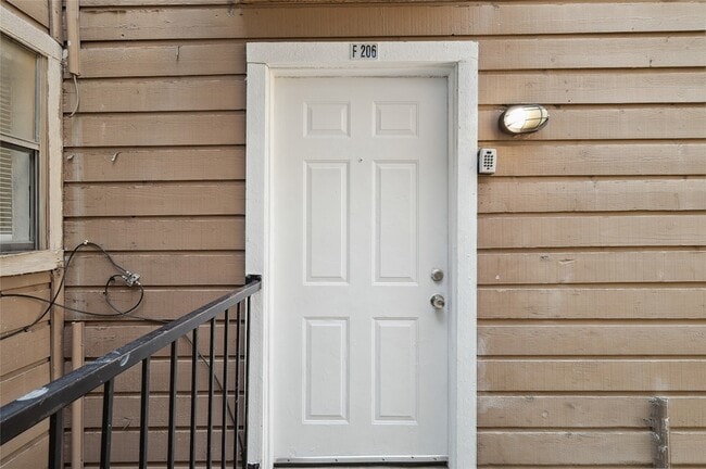 Primary Photo - 9811 Walnut St