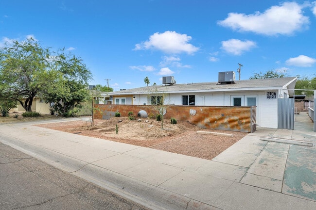 Building Photo - 2106 S Granada Dr
