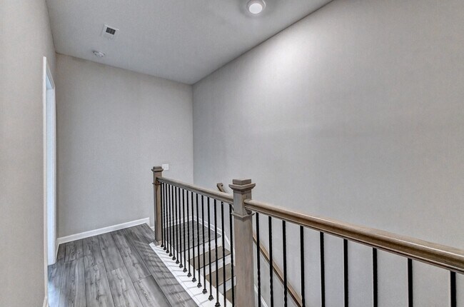 Building Photo - 4655 White St