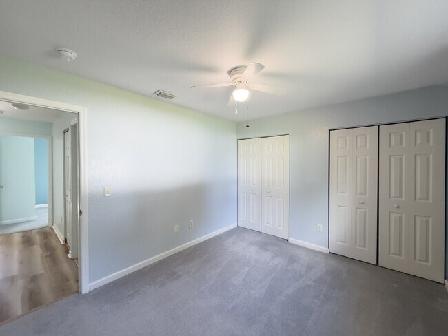 Building Photo - 3 Bed | 2 Bath | 1,200 Sq Ft Single-Family Home  RENT NOW WITH ZERO DEPOSIT on a 12-month lease!