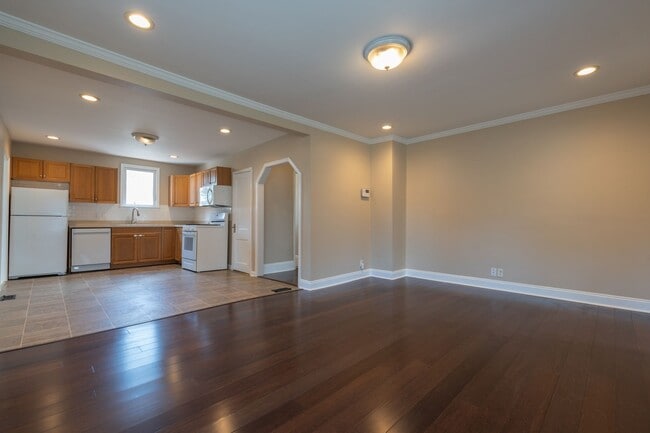 Building Photo - BEAUTIFUL 3 Bedroom Home in Little Creek!