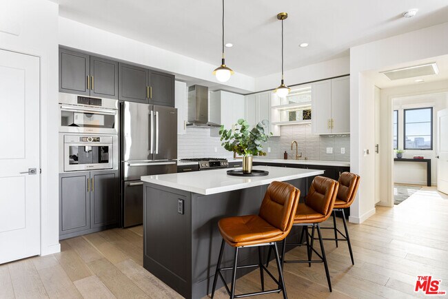 Building Photo - 1333 Orange Grove Ave