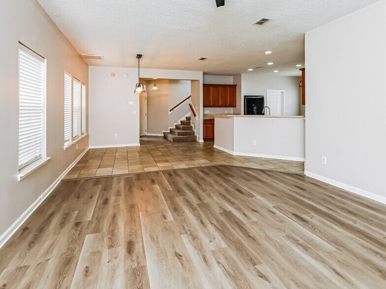 Building Photo - 6267 Pendragon Pl