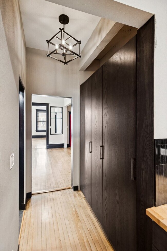 Building Photo - 2900 W Belmont Ave